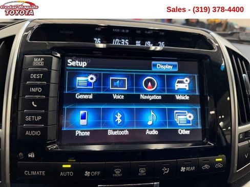 Used 2014 Toyota Land Cruiser image 20