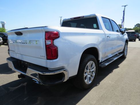 Used 2024 Chevrolet Silverado 1500 LTZ AWD/4WD image 7