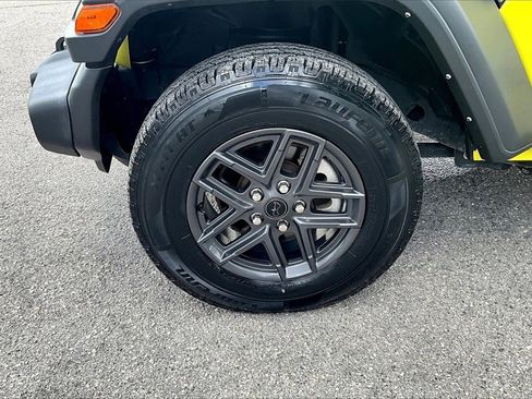 Used 2024 Jeep Wrangler Sport S image 13