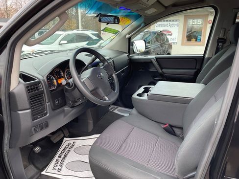 Used 2009 Nissan Titan SE image 10