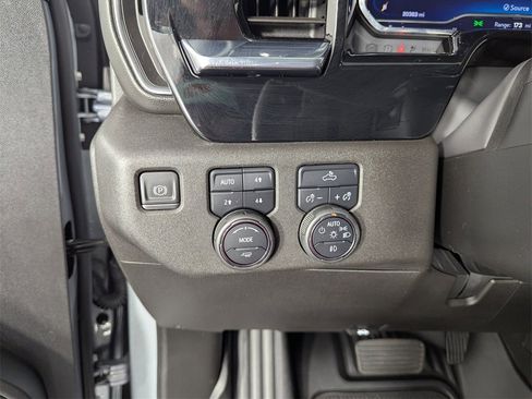 Used 2024 Chevrolet Silverado 1500 RST image 19