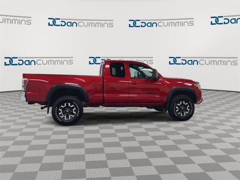 Used 2020 Toyota Tacoma TRD Off-Road image 9