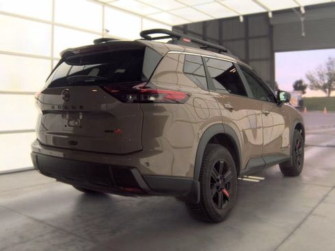 Certified 2025 Nissan Rogue SV AWD/4WD image 8