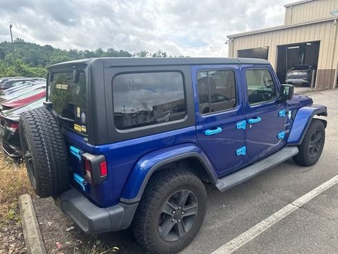 Used 2019 Jeep Wrangler Unlimited Sahara w/ Cold Weather Group AWD/4WD image 3
