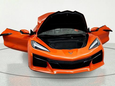 Used 2025 Chevrolet Corvette Z06 RWD image 15