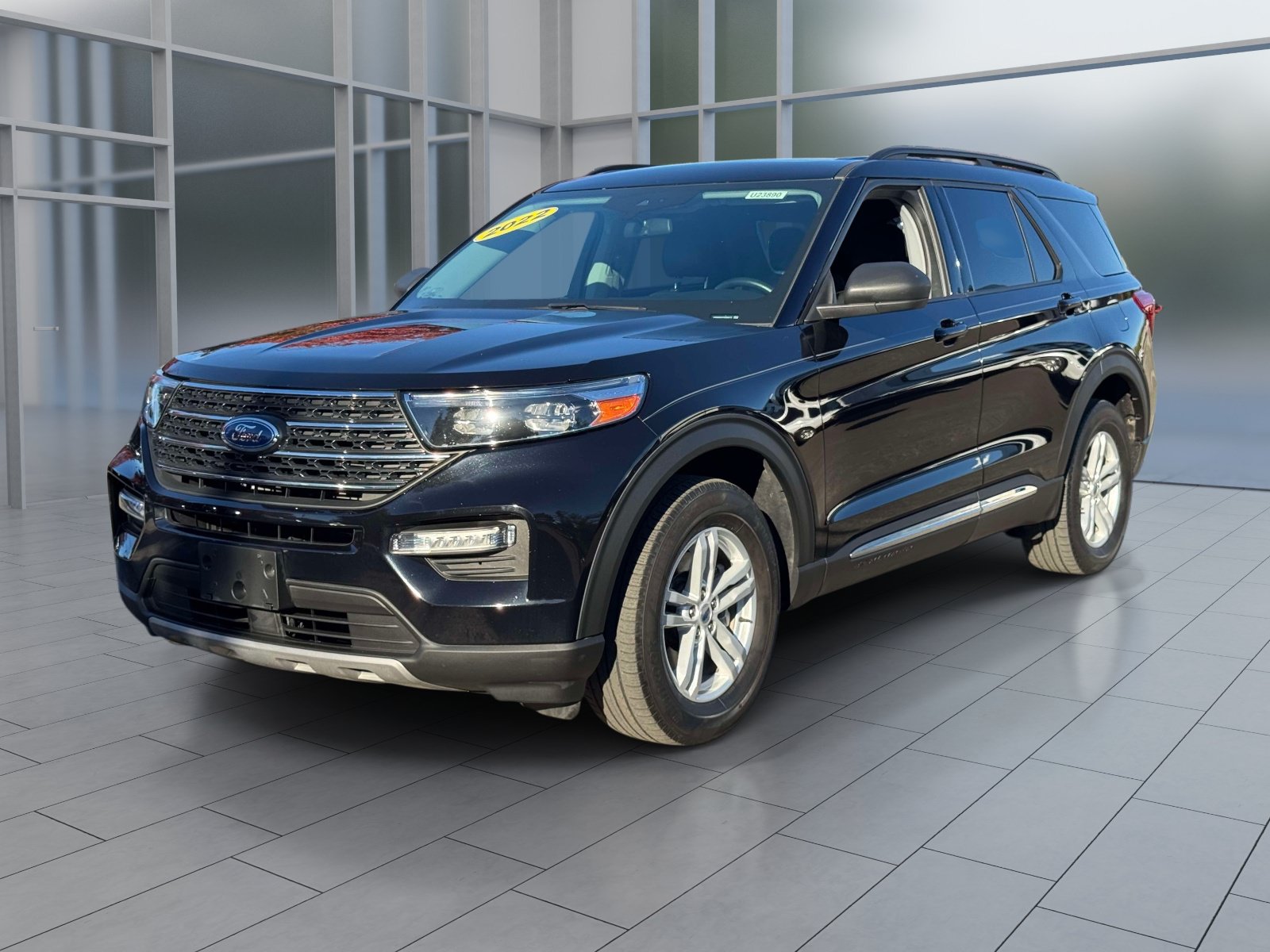 Used 2022 Ford Explorer XLT w/ Equipment Group 202A AWD/4WD image 1