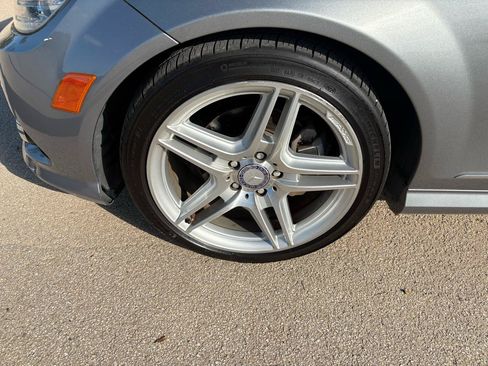 Used 2010 Mercedes-Benz C 300 Sedan image 6