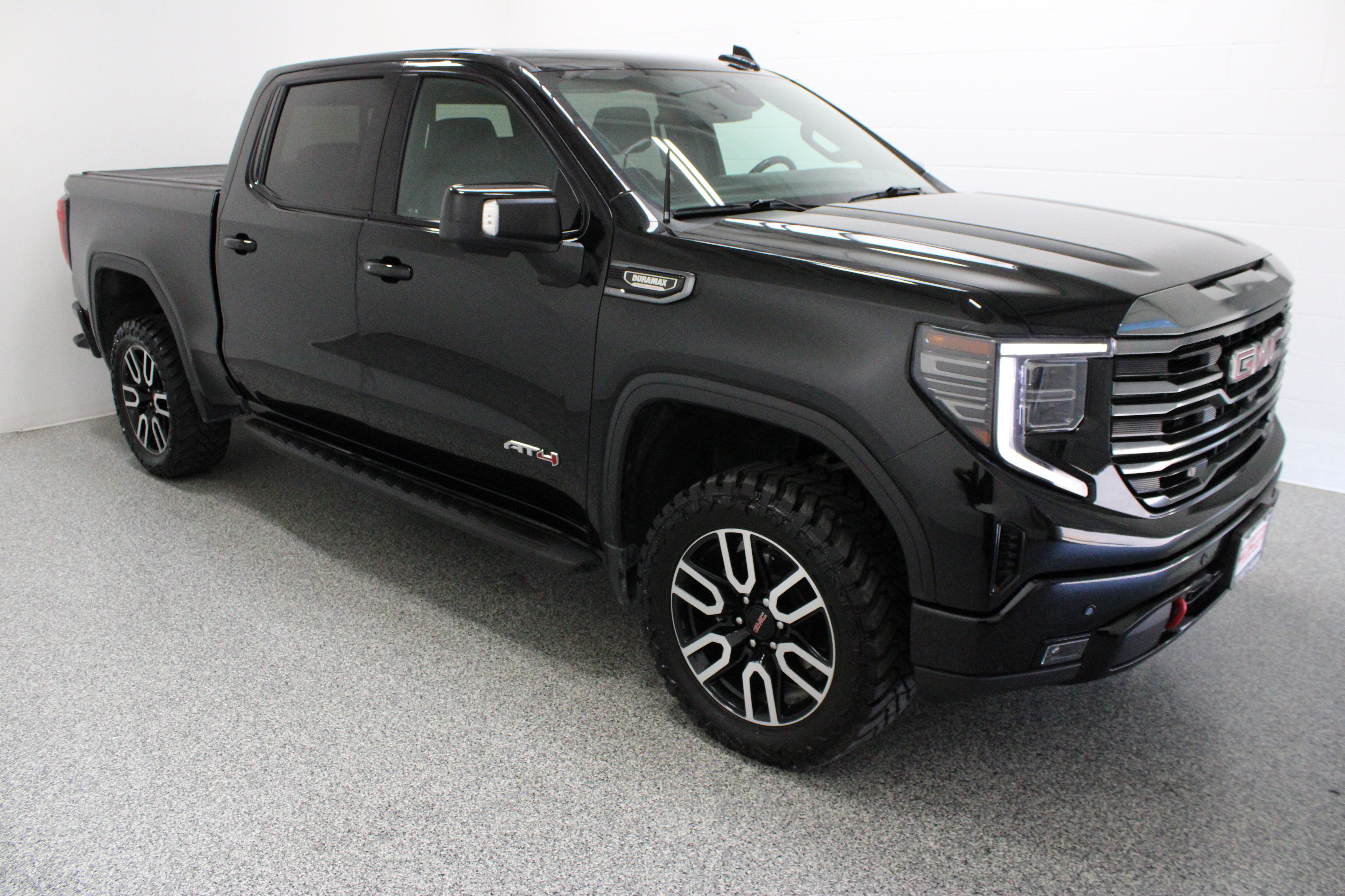 Used 2023 GMC Sierra 1500 AT4 w/ AT4 Preferred Package AWD/4WD image 4
