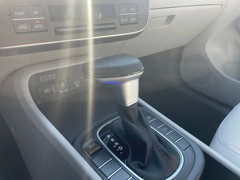 Used 2025 Hyundai Kona SEL image 41