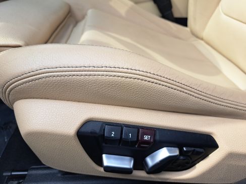 Used 2017 BMW 330i Sedan RWD image 28