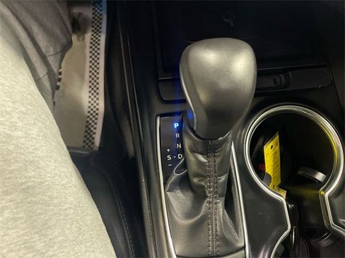 Used 2019 Toyota Camry XLE image 19