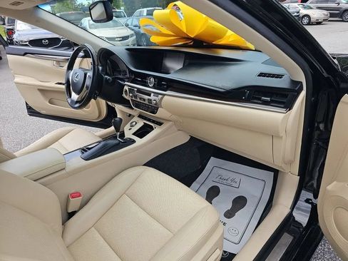 Used 2013 Lexus ES 350 w/ Luxury Pkg FWD image 22