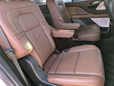 Certified 2024 Lincoln Aviator Reserve w/ Equipment Group 201A image 30