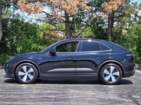 Used 2024 Porsche Macan 4 Electric image 2