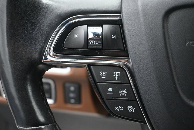 Certified 2023 Lincoln Navigator Reserve AWD/4WD image 12