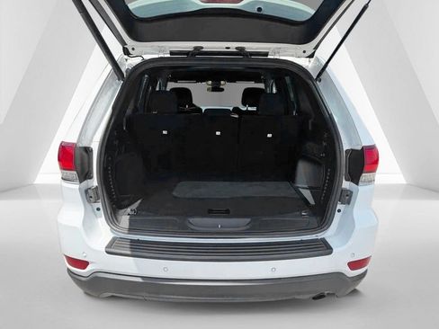 Used 2021 Jeep Grand Cherokee Laredo w/ Security & Convenience Group AWD/4WD image 31