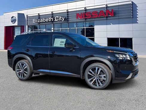 New 2025 Nissan Pathfinder Platinum image 1