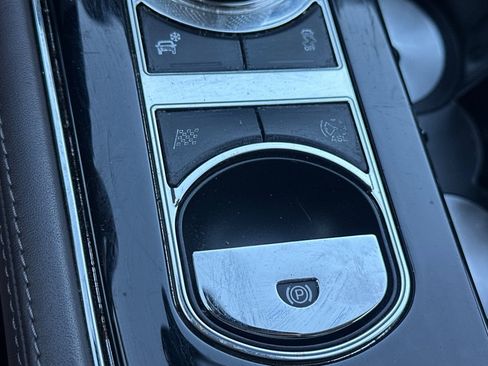 Used 2015 Jaguar XJ L Portfolio image 31