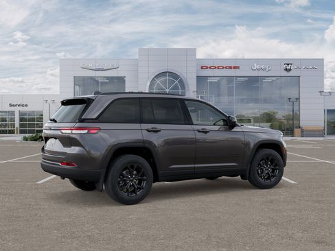 New 2025 Jeep Grand Cherokee Altitude image 5