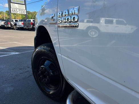 Used 2018 RAM 3500 Tradesman w/ Chrome Appearance Group AWD/4WD image 37