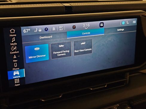 Used 2024 Jeep Gladiator Rubicon w/ Technology Group image 19