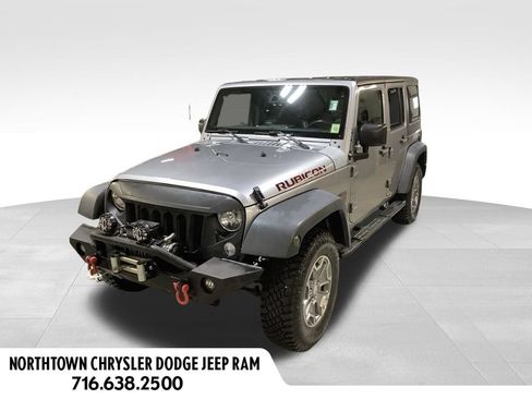 Used 2018 Jeep Wrangler Unlimited Rubicon w/ Connectivity Group AWD/4WD image 1