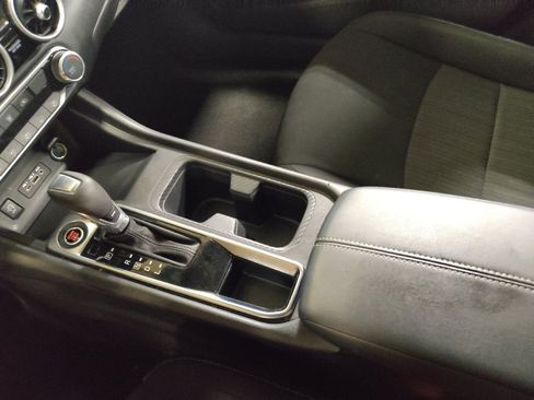 Used 2024 Nissan Sentra SV FWD image 26