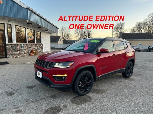 Used 2019 Jeep Compass Latitude image 2