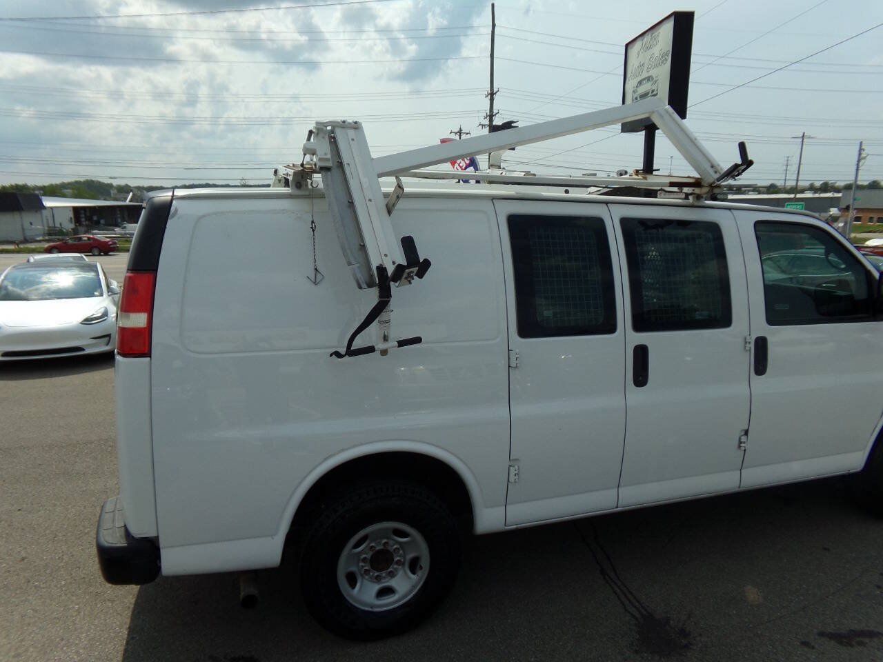 Used 2015 Chevrolet Express 2500 RWD image 51