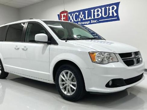 Used 2019 Dodge Grand Caravan SXT image 4