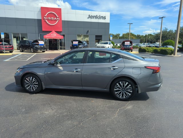 Certified 2024 Nissan Altima 2.5 SV w/ SV Premium Package FWD image 10