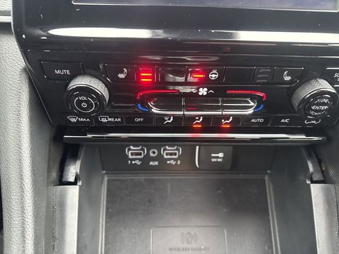 Used 2024 Jeep Grand Cherokee Altitude image 16