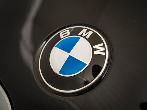 Used 2025 BMW 330i xDrive Sedan image 3