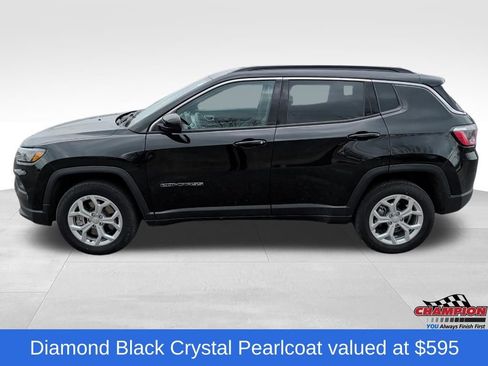 Used 2024 Jeep Compass Latitude image 2