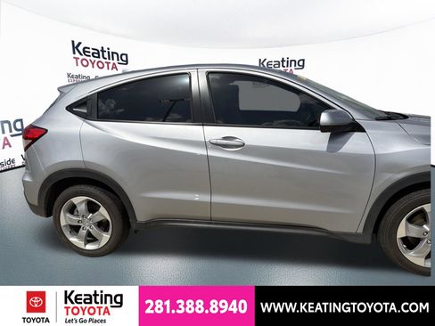 Used 2022 Honda HR-V LX image 2