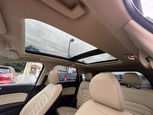 Used 2017 Ford Edge SEL w/ Equipment Group 201A AWD/4WD image 32