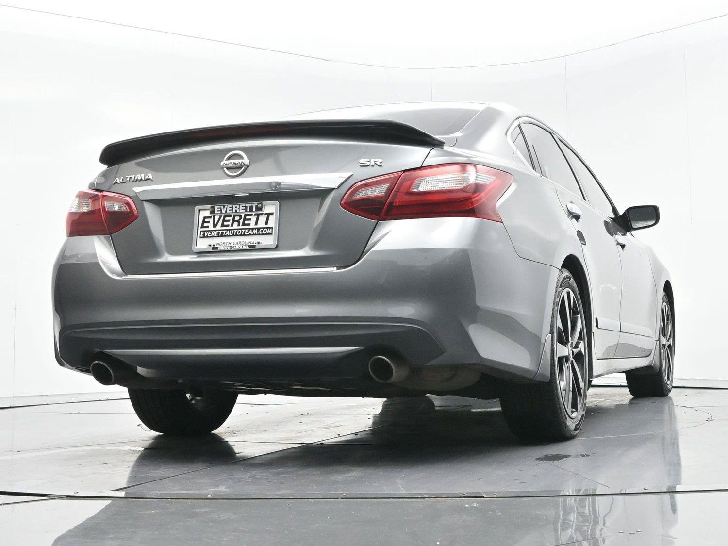 Used 2017 Nissan Altima 2.5 SR w/ Midnight Edition Package FWD image 46