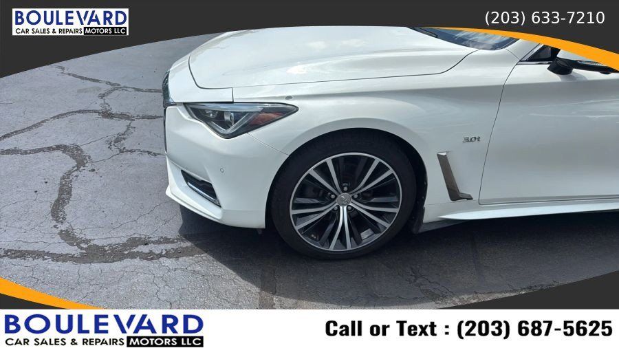 Used 2017 INFINITI Q60 3.0t w/ Premium Plus Package 3.0T AWD/4WD image 10