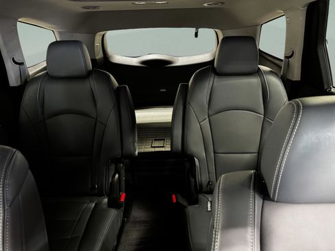 Used 2020 Buick Enclave Premium w/ Sun and Sites Package FWD image 9