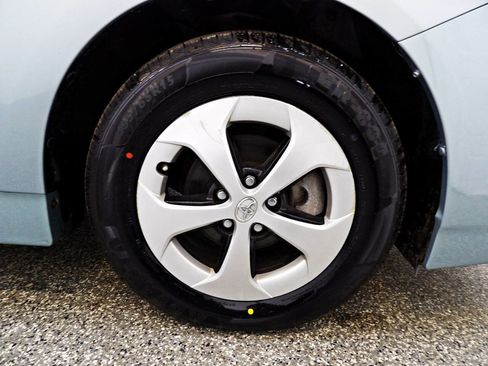 Used 2015 Toyota Prius Two FWD image 21