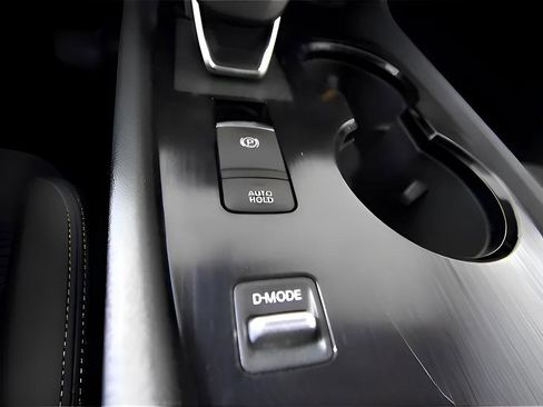 Used 2023 Nissan Rogue SV image 16