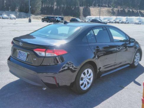 Used 2024 Toyota Corolla LE FWD image 2