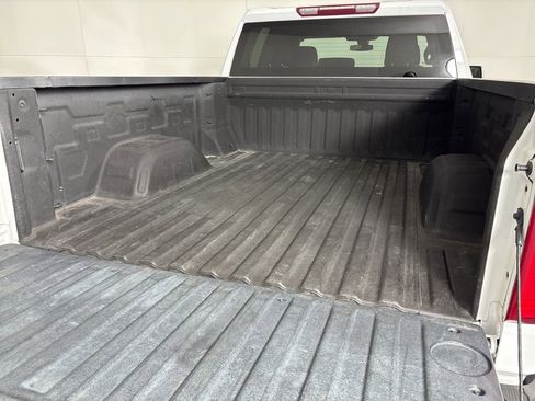 Used 2022 Chevrolet Silverado 1500 Custom w/ Safety Confidence Package image 17