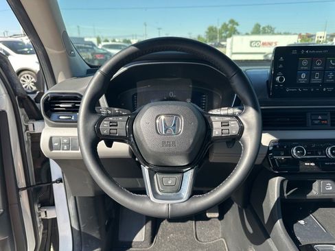 Used 2024 Honda Pilot Elite image 22