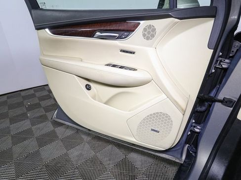 Used 2017 Cadillac XT5 Luxury w/ Driver Awareness Package image 37