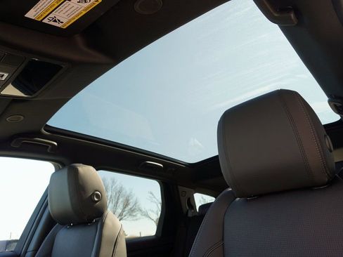 New 2026 Land Rover Discovery Sport Landmark AWD/4WD image 15