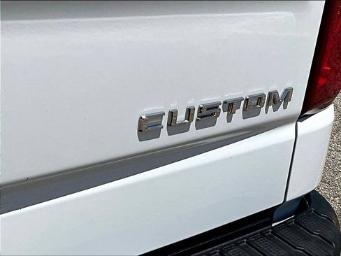 Used 2020 Chevrolet Silverado 1500 Custom w/ Custom Value Package AWD/4WD image 27