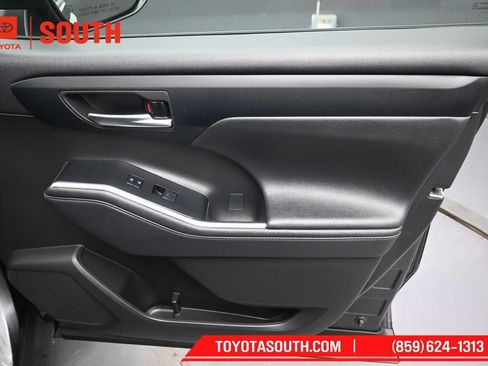 Used 2023 Toyota Highlander XSE AWD/4WD image 37