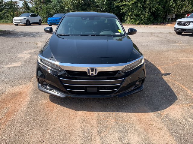 Used 2022 Honda Accord Touring image 2