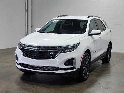 Certified 2023 Chevrolet Equinox RS FWD image 2